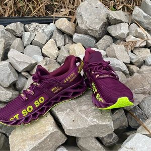 Just So So Women’s sneakers size 9.5